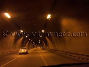 tunnel Lakhdaria autoroute est ouest algerie photo 2013