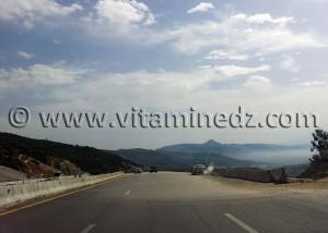 autoroute est ouest Lakhdaria algerie photo 2013