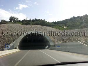 tunnel Lakhdaria (Bouira) autoroute est ouest algerie photo 2013