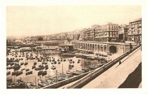 Le port de l'amirauté et le boulevard de france Cartes postales