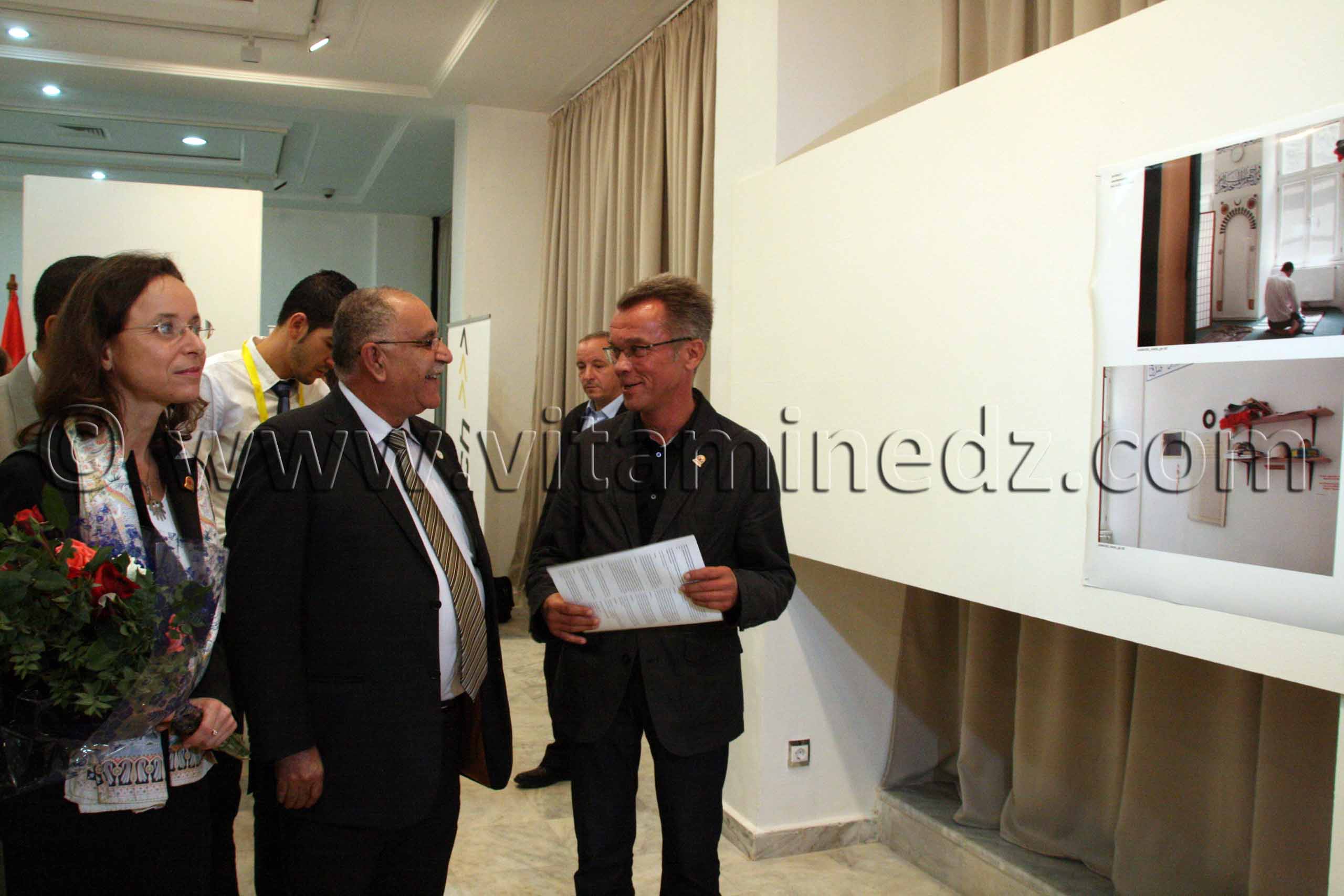 JOURNÉES CULTURELLES AUTRICHIENNES À TLEMCEN (20.10.2011) Exposition de photos sur la minorité musulmane en Autriche, par les photographes  Belahouel Moulay Ahmed (Algérie) et Christian Wachter (Autriche) en présence de son excellence Mme Aloisa Wörgetter, ambassadeu