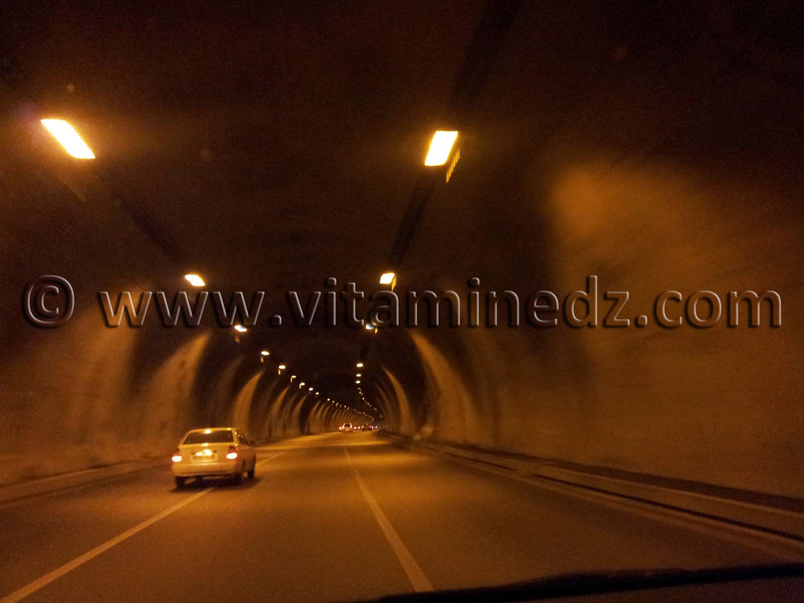 tunnel Lakhdaria autoroute est ouest algerie photo 2013