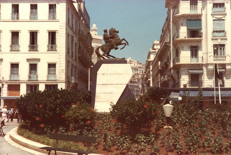 Alger Statue
