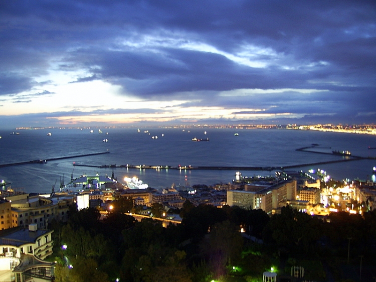 La baie d'alger à l'aube d'hiver Illuminations