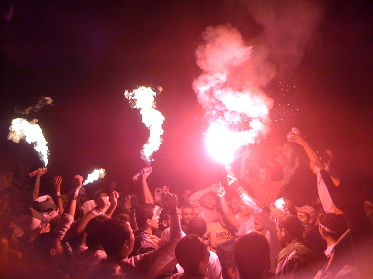 Communion d'un peuple avec son equipe nationale évenements sportifs