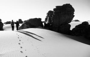 Marcher dans le désert Paysages