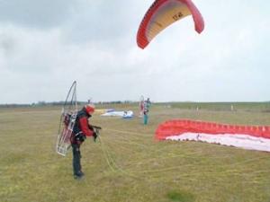 Sétif - Les hauts plateaux vus d'en haut:  Le parapente pour la voltige