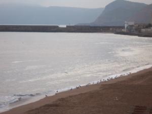Plage du puits et ses baigneuses d'automne Beni saf