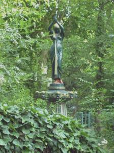 La statue du square de Miliana Sculptures