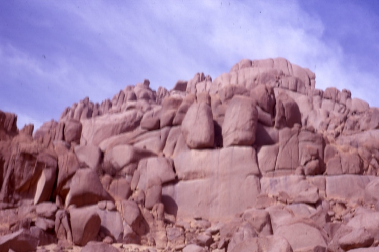 Vers le refuge du père de foucault Rochers/roche