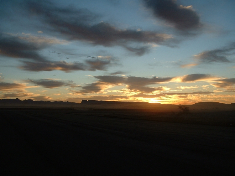 Lever de soleil a Tamanrasset Couchers de soleil