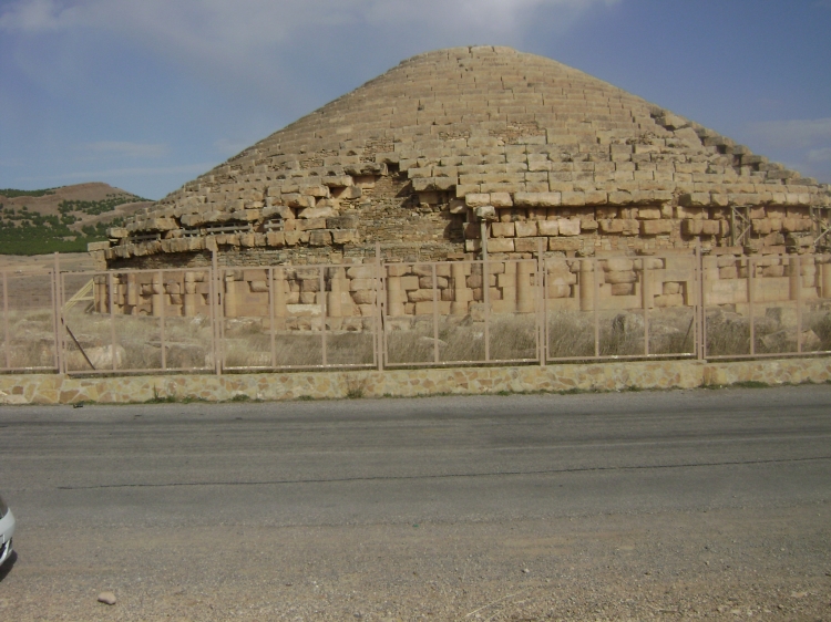 Mausolé imadghassen Monuments