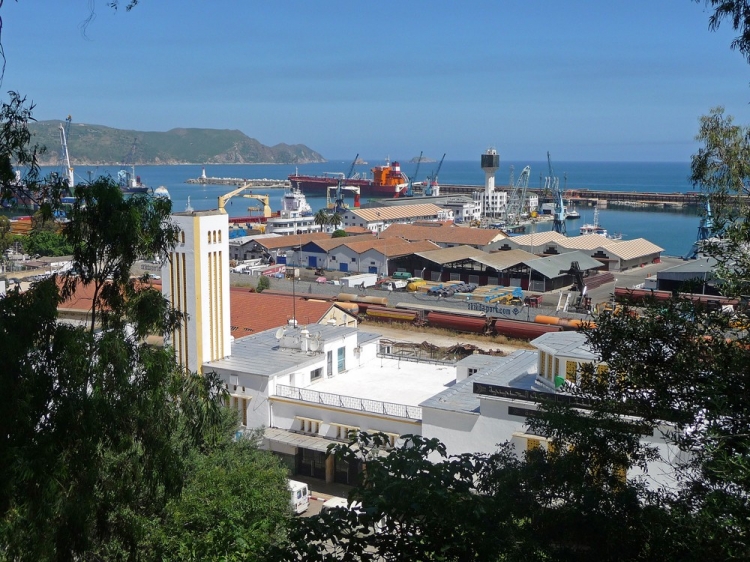 La gare et le port Villes