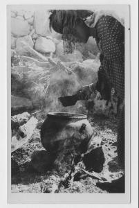 Cuisson du bouillon pour le repas cérémoniel donné à l'occasion de la fête des msamda