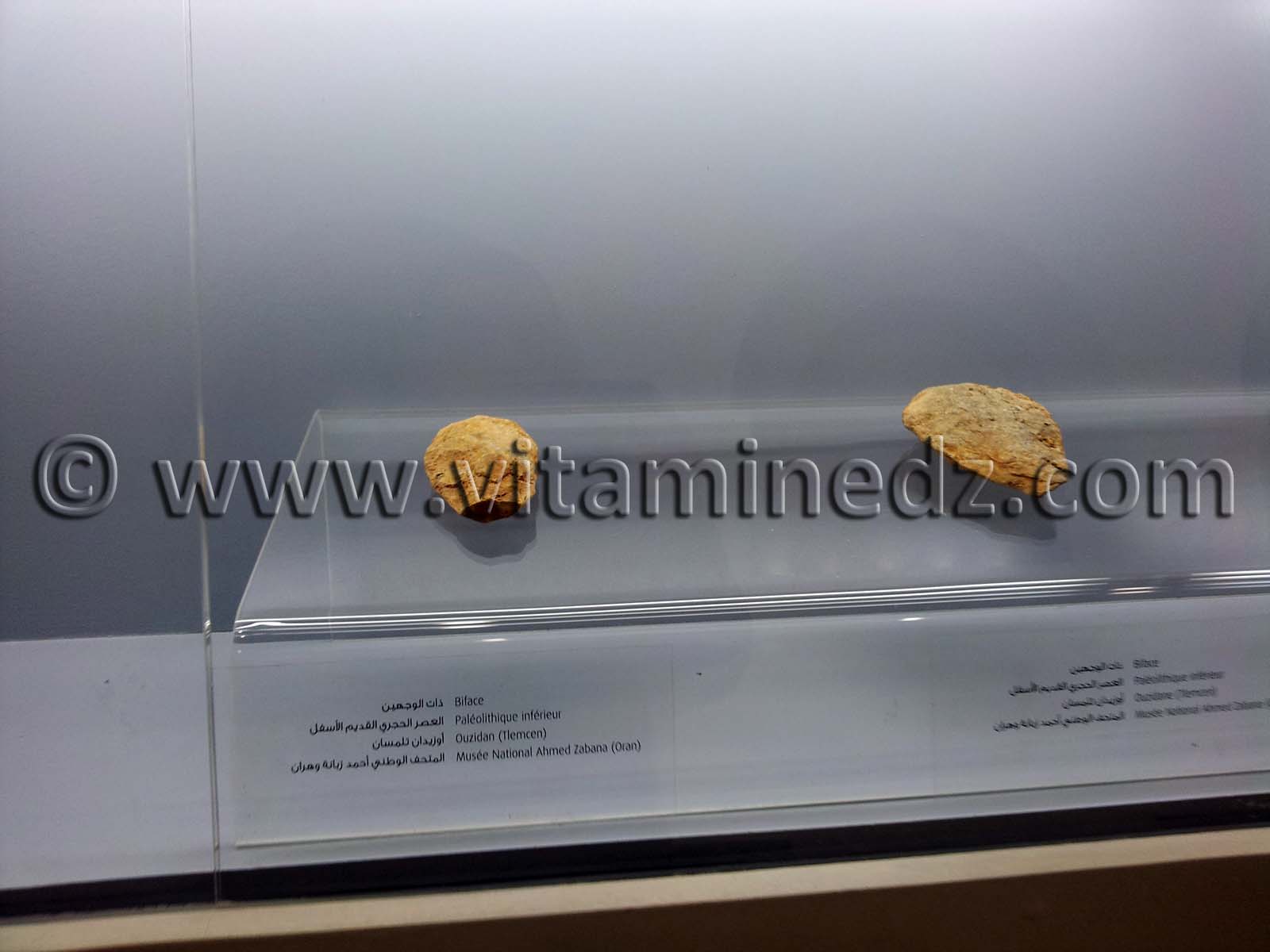 Biface paléolithique inférieur, Ouzidan Tlemcen (Musée Ahmed Zabana - Oran)