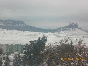 photo des hauteurs de boukhadra ou il neige le 12/04/2009