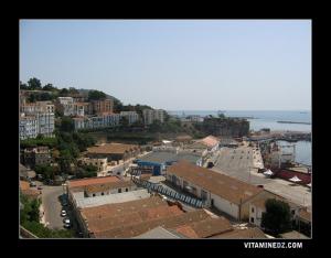 Vue panoramique sur le port de Bejaia