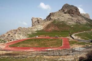 Vue sur le terrain d'entrainement de la JSK à Tikjda
