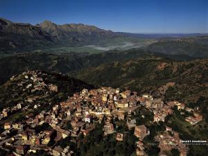 Vue d'ensemble de Taourirt Amokrane, Tizi Ouzou