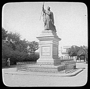 biskra .monument au cardinal
