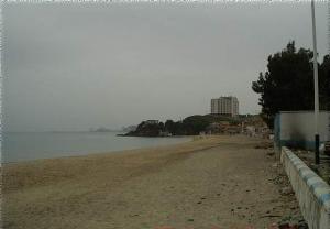 Sur la plage Toche Cloud, Annaba