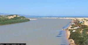 L'embouchure de l'oued Mafrag sur la plage El Battah, Annaba