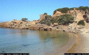 Les vestiges du Bastion de France sur la plage de la Calle