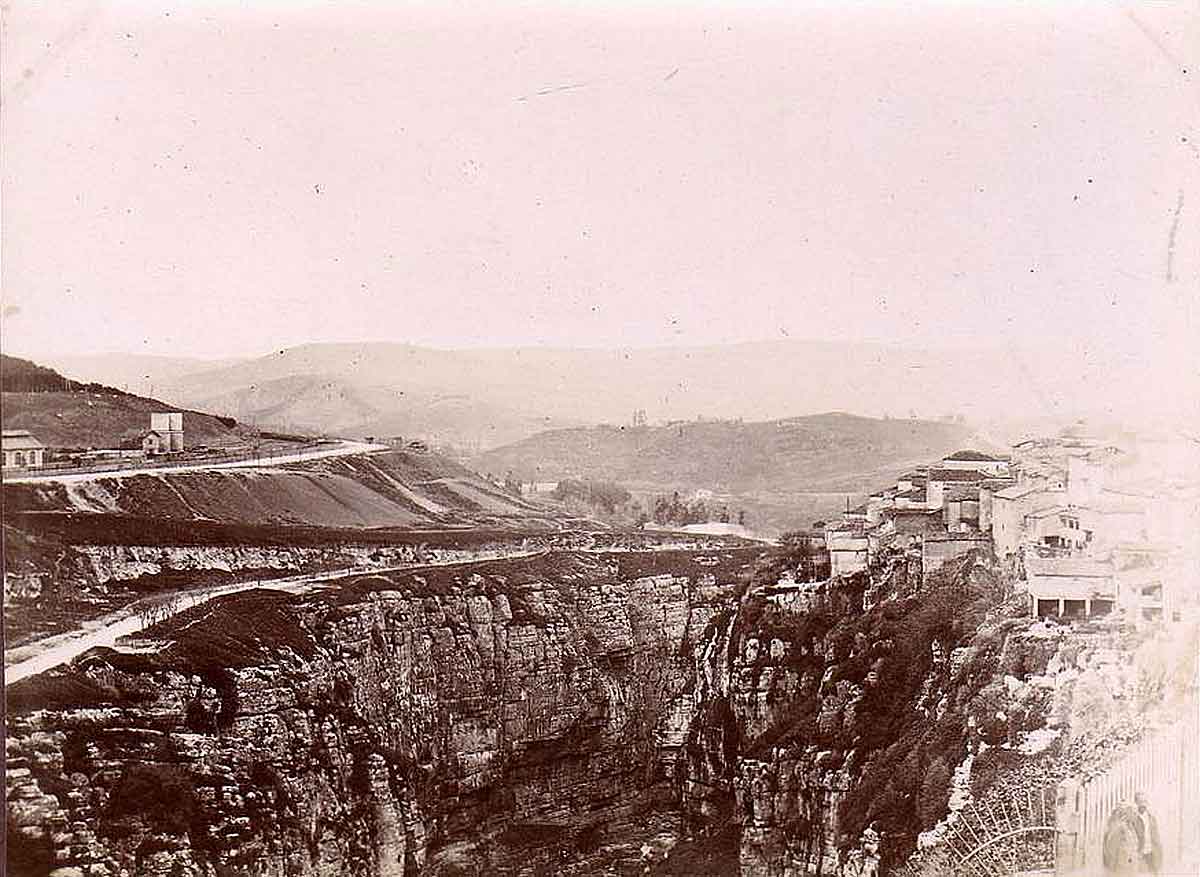 Constantine 1900 ravin