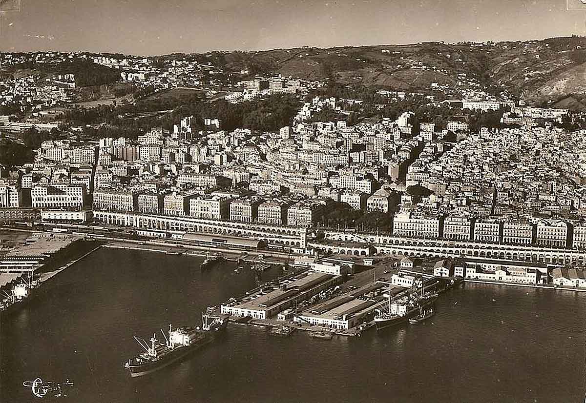 Avion collines alger