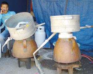 Constantine - Distillation d'eau florales:  Une tradition menacée de disparition