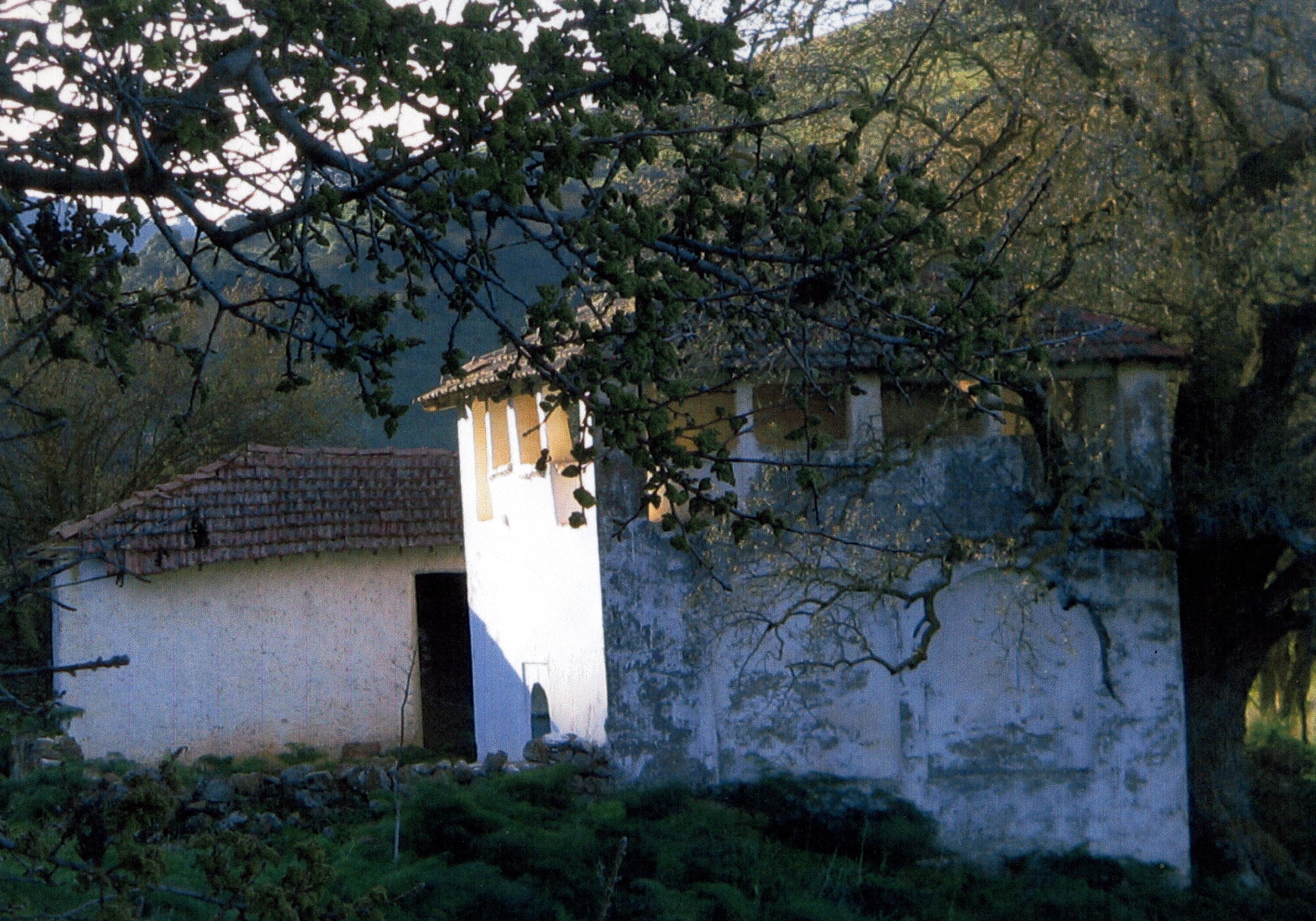 زاويةو ضريح    سيدي الصحراوي  وزرة - بروال  - المدية ouzera loverdo