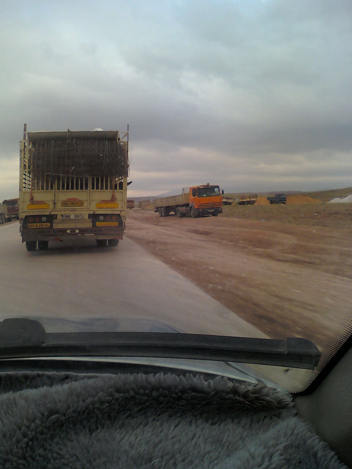 الطريق الرابط بين دوفانة ويابوس