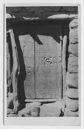 Porte de chambre sculptée