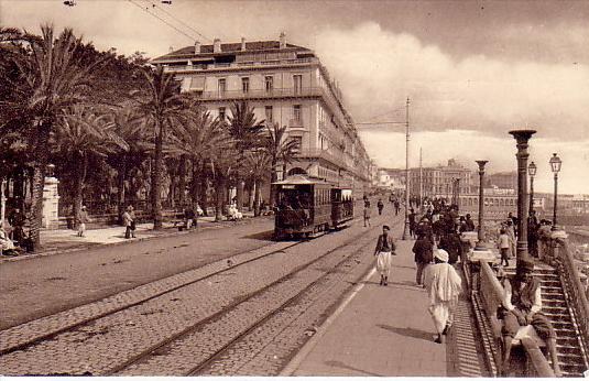 Alger, Boulevard de la république et square Bresson