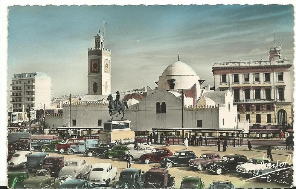 R  algérie   ALGER  la  place  du  gouvernement  et  mosquée  ( traction  citroën )