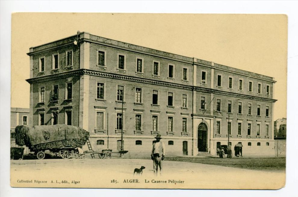 ALGERIE ALGER Caserne Pelissier Charette foin Cour 1910 ecrite    /D19 -2012