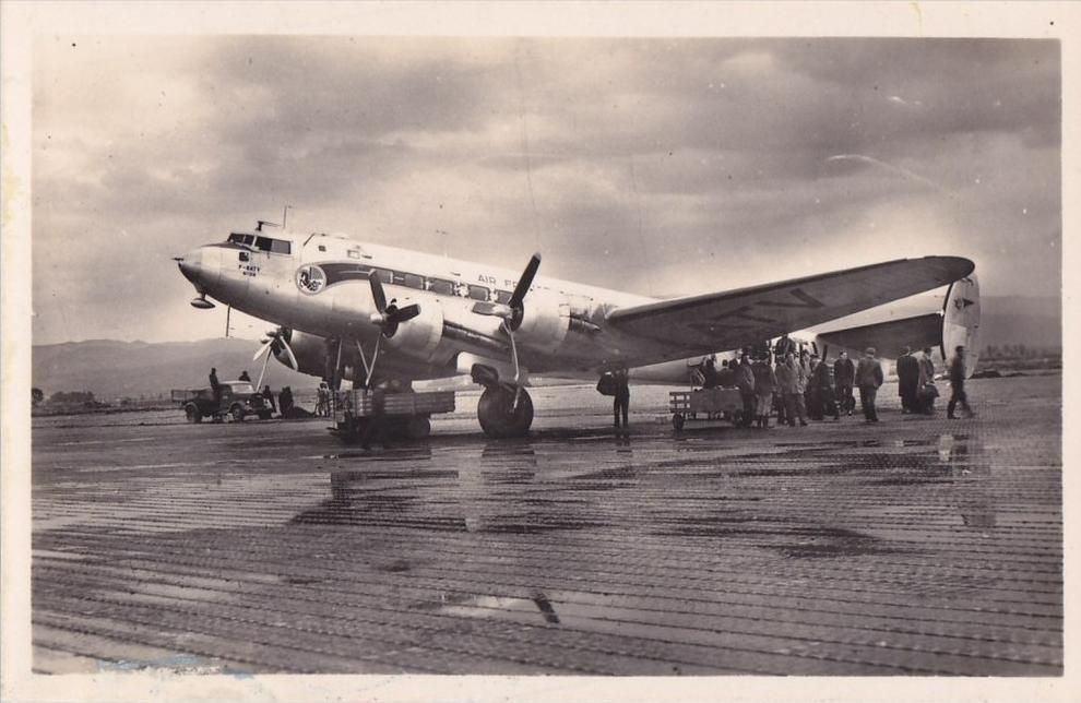 ¤¤  -   4  -  MAISON-BLANCHE  -  Arrivé du Courrier de Marseille   -  Avoin à Hélices d' 