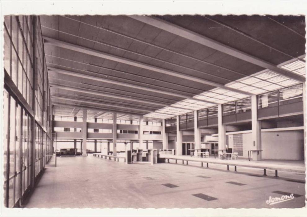 ALGER - L'AEROGARE DE MAISON-BLANCHE - LES BANQUES A BAGAGES -