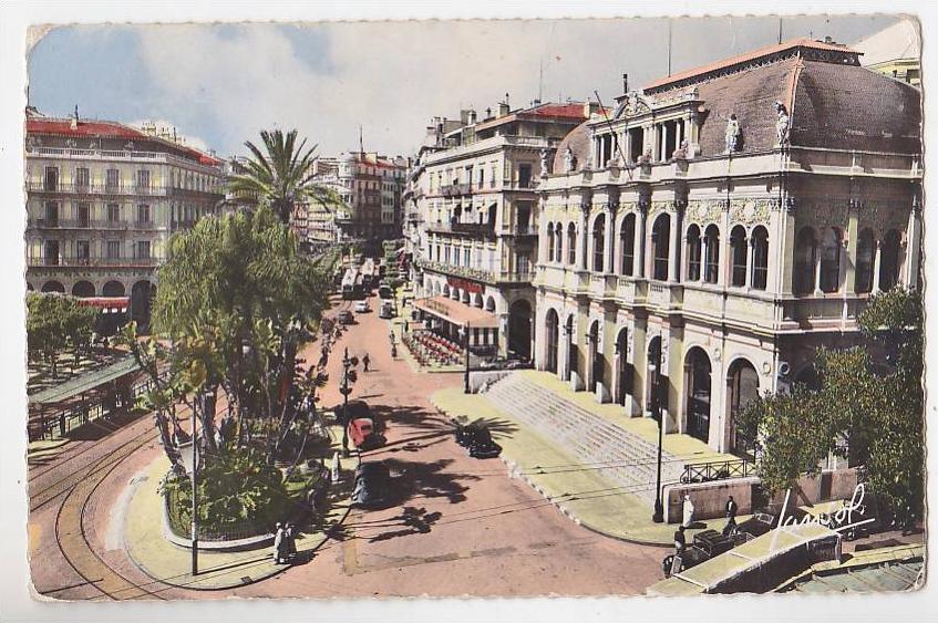 ALGER   PLACE DE L'OPERA   CPA  CIRCULEE