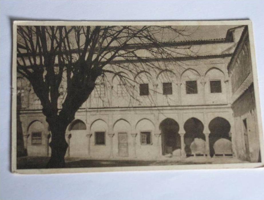 ALGER - vue de la cour du palais de Mustapha (1929)