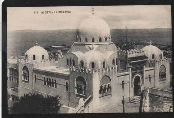 MJ)31) Alger La Medersa