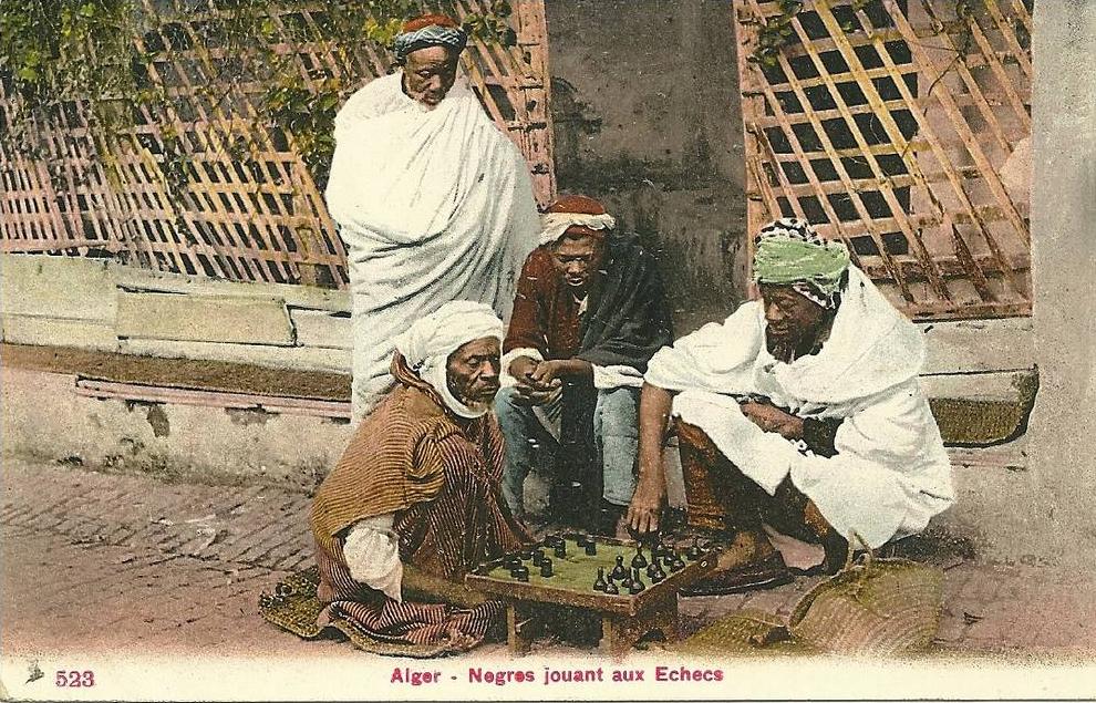 ALGER N 523  NEGRES JOUANT AUX ECHECS  COULEURS GROS PLAN