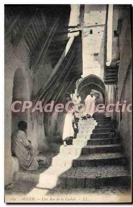 CPA ALGER une rue de la Casbah