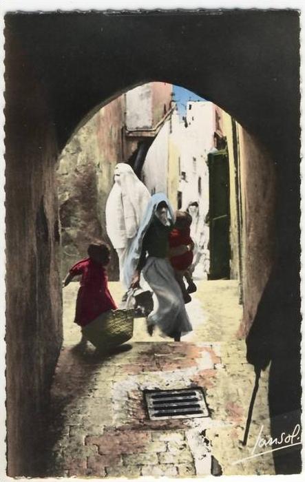 ALGER  - Une rue Arabe