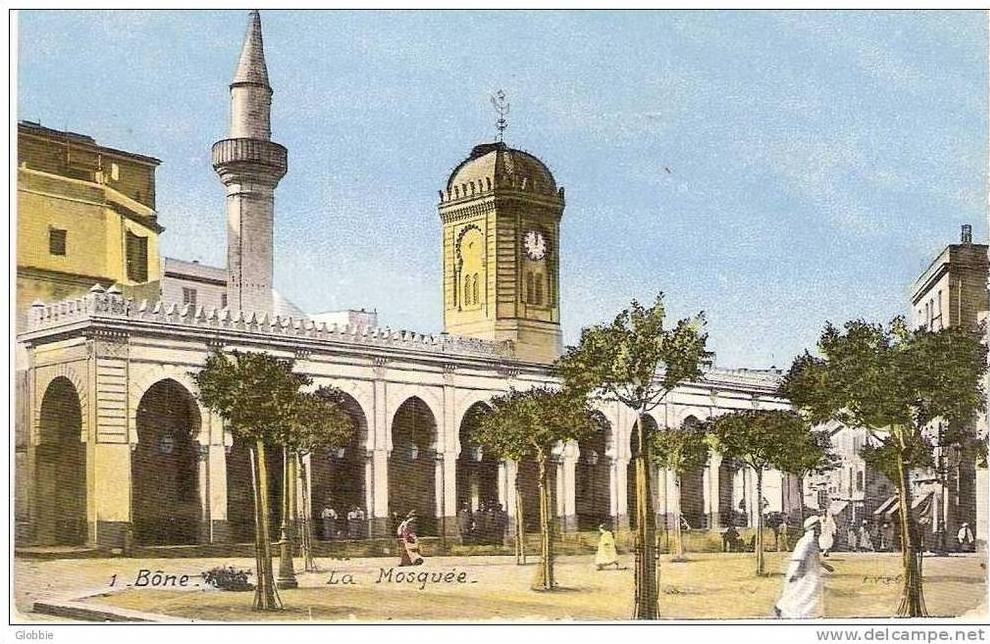 Bône  Gens visité la Mosquée  ca 1910