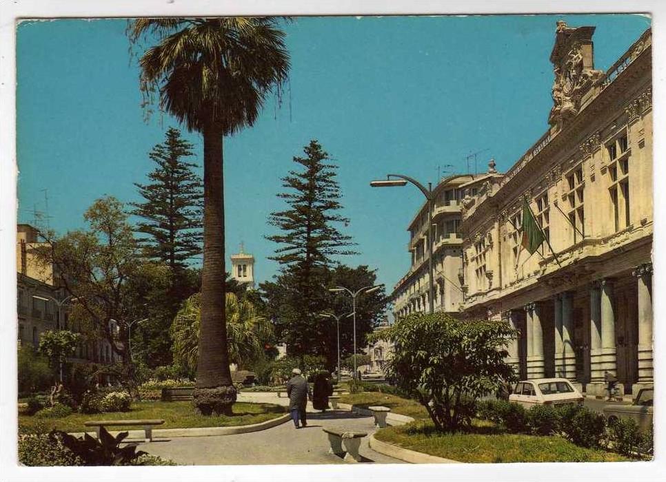 Carte Postale  Annaba Cours De La Révolution Algerie Bône palmier R16 RENAULT 16