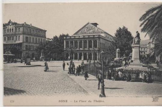 BONE  LA PLACE DU THEATRE
