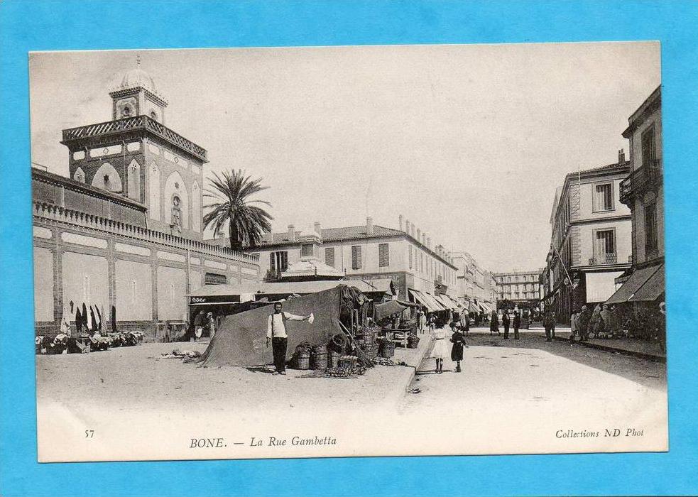 Bône. - La Rue Gambetta.