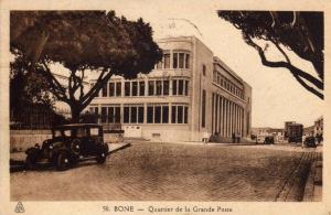 CARTE POSTALE ANCIENNE. ALGERIE. BONE. ANNABA. LA POSTE. AUTOMOBILE.  1947.