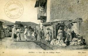 BATNA...UNE RUE DU VILLAGE NEGRE....CPA ANIMEE
